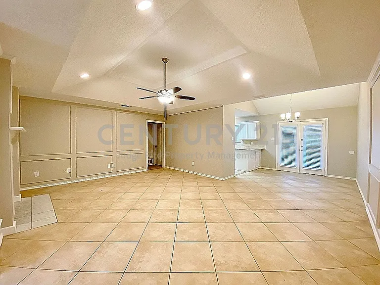 3704 Fairhaven Dr — Photo 3