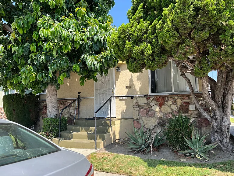 2815 Willow Pl #19 — Photo 4