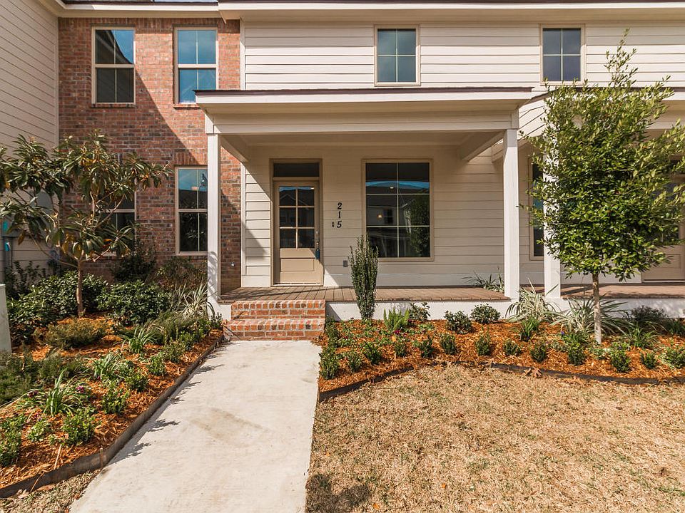 1st image of 215 Harbor Bend Blvd