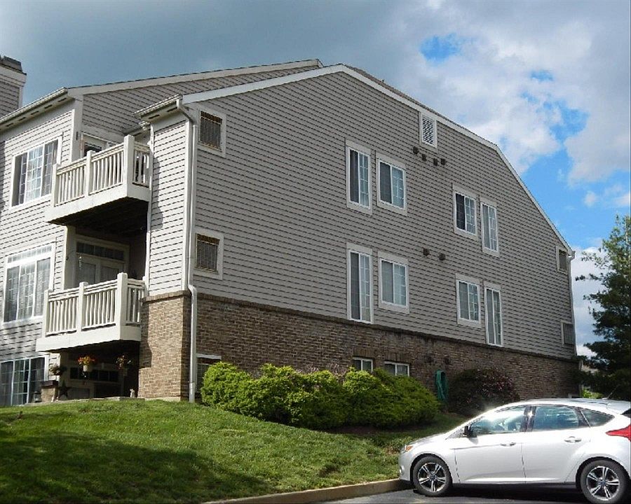 2nd image of 4231 Endeavor Dr #40-102
