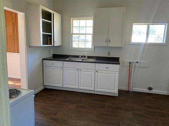 4th image of 913 Bethany St