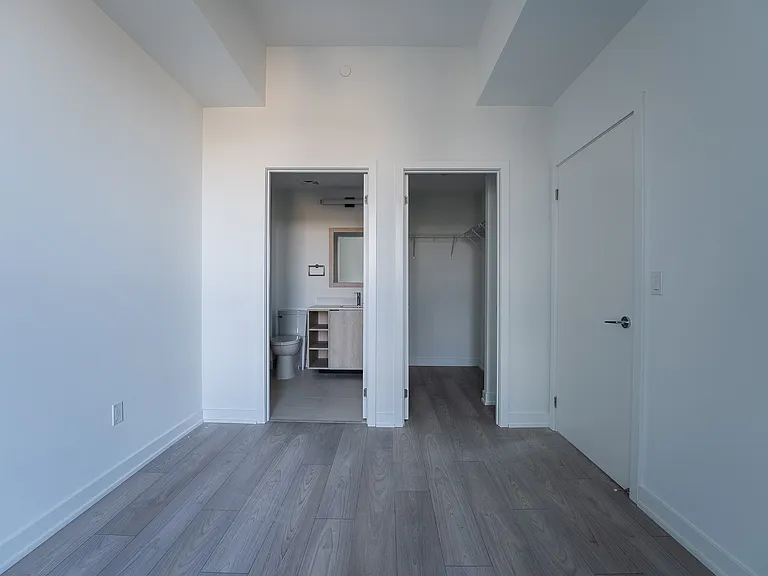 1007 The Queensway #609 — Photo 12