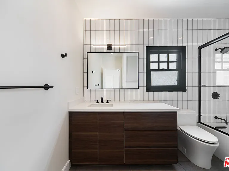 458 N Sierra Bonita Ave #460 — Photo 32