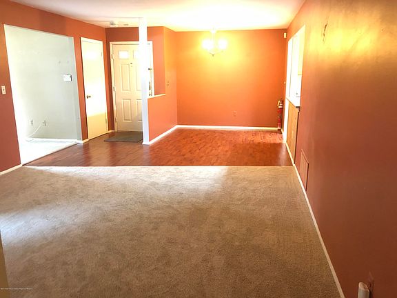 3rd image of 709-2 Zlotkin Cir