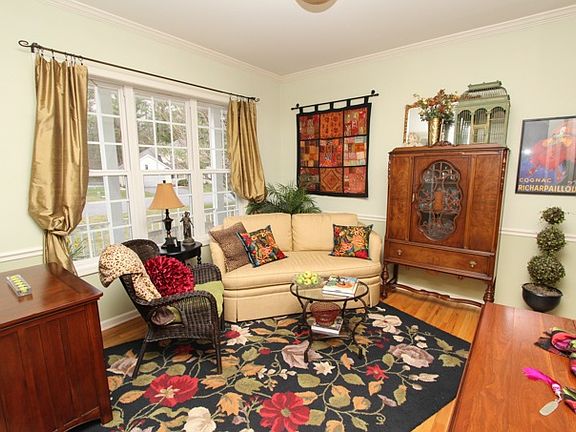 3rd image of 115 Woodfield Blvd