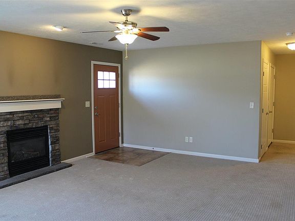 4th image of 205 N Maple St