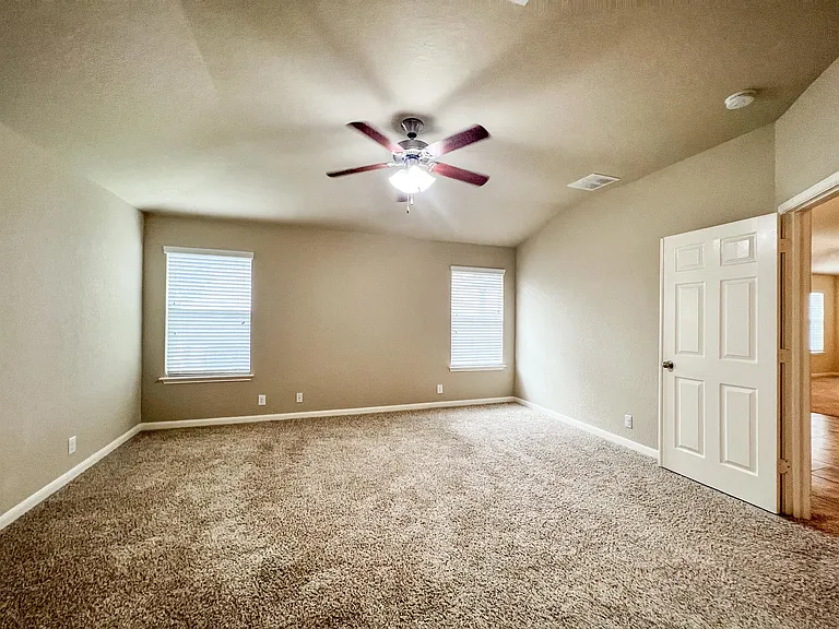 923 Avery Pkwy #2 — Photo 10