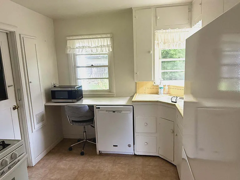 2585 Sierra Blvd — Photo 11