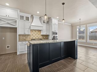 1113 Lindsey Ln, Moore, OK 73160