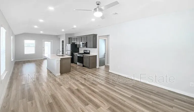 1239 Amistad Loop — Photo 4