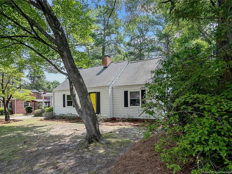 415 Vista Dr — Photo 3