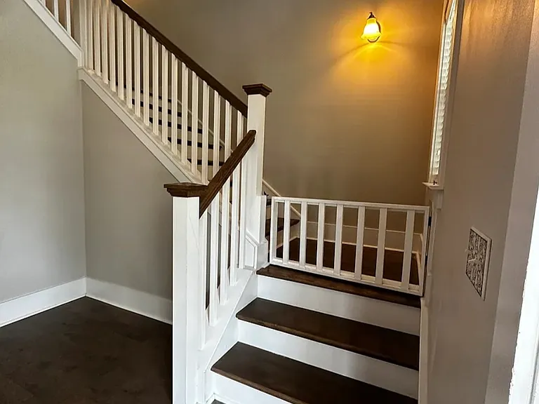 232 Summers Dr — Photo 16