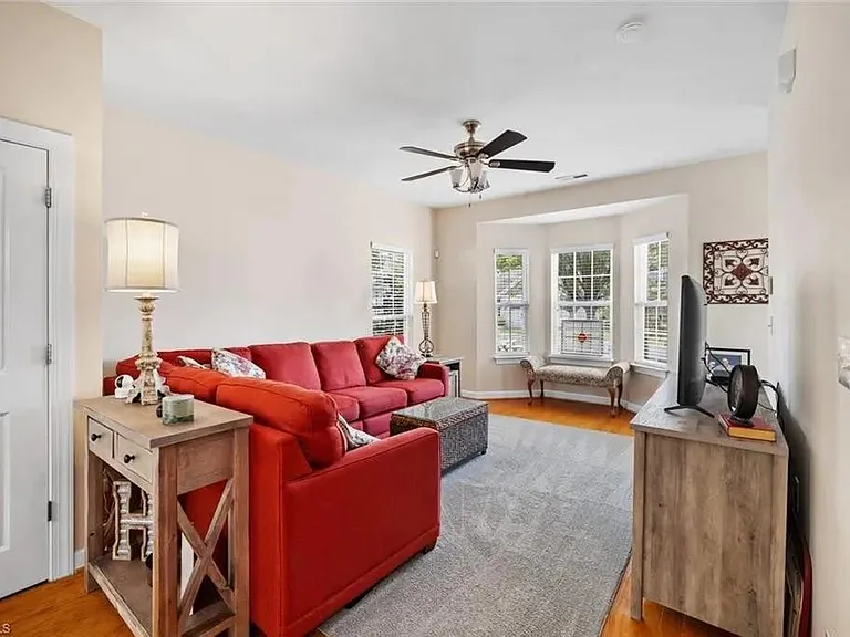 326 Summergate Dr — Photo 35