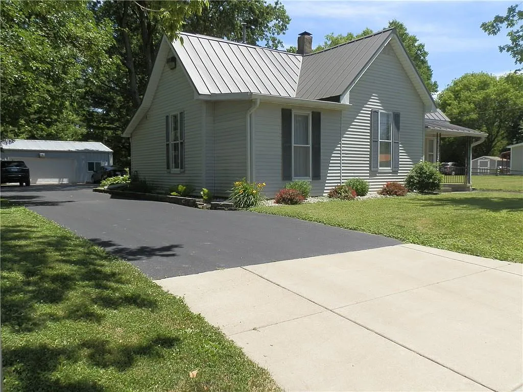 1208 Mill St photo 1