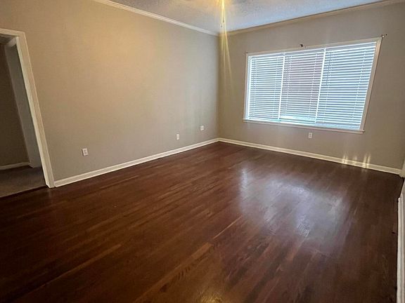 3rd image of 205 Grand Ave #1