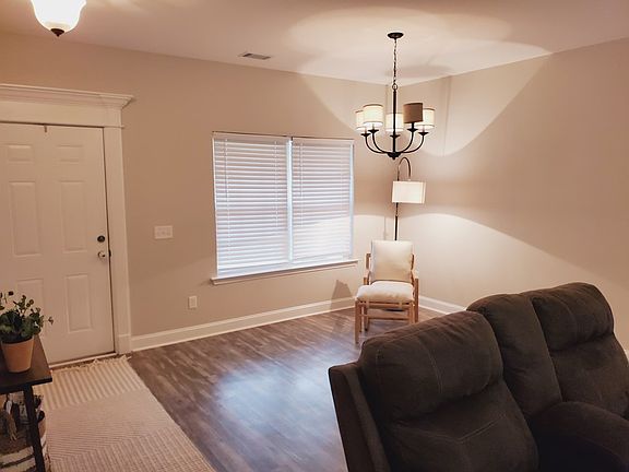 5th image of 144 Kalynne Way Ne