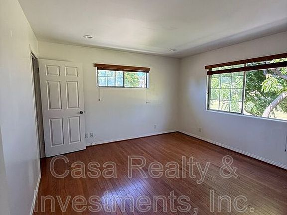 5th image of 522 Washington St