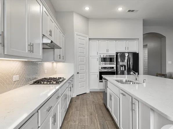 3913 Primrose Dr, Aubrey, TX 76227