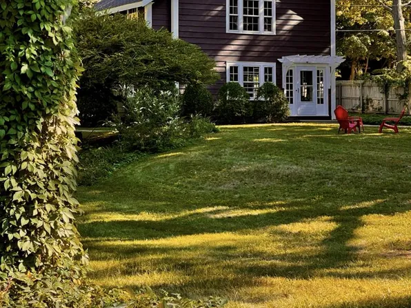 5953 Beechwood Dr, Coloma, MI 49038