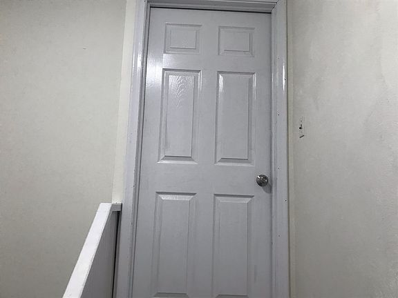 5th image of 566 E Sebewaing St