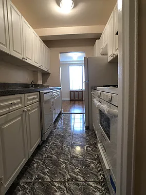 Rented by Kew Forest Realty Inc | media 15