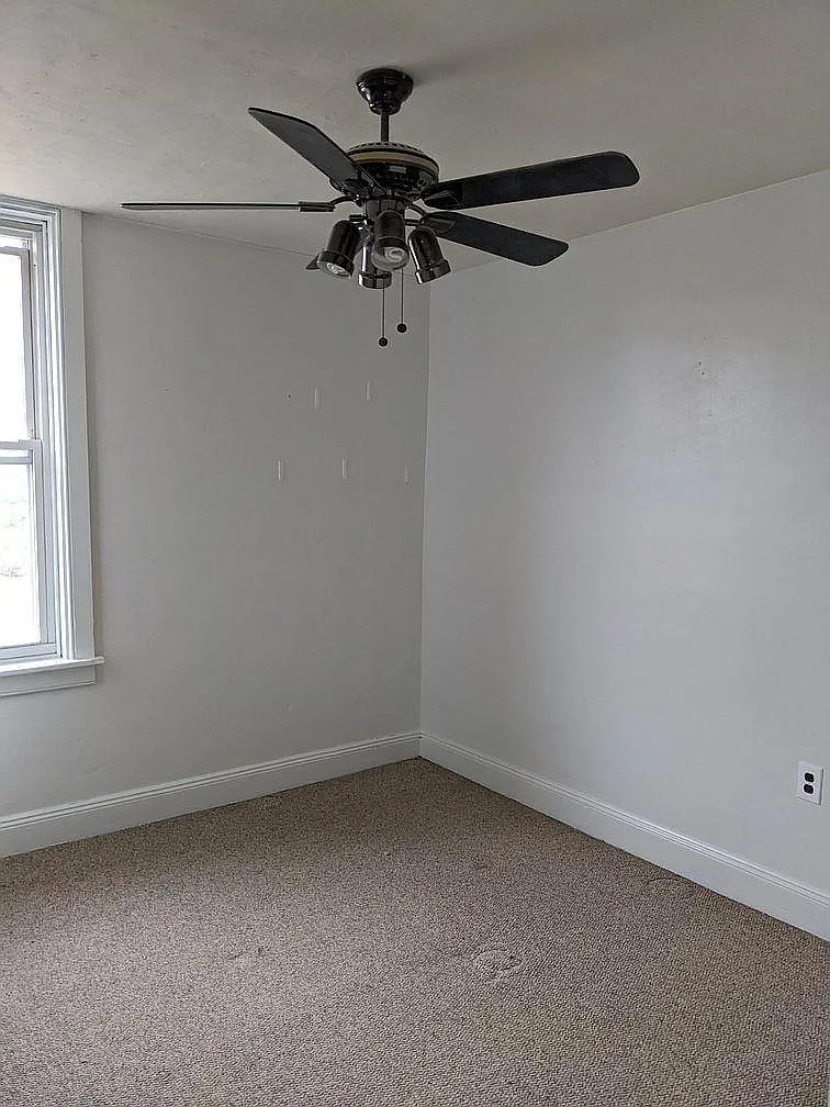 2 bed, 1050 sqft, $1,600 — Photo 3