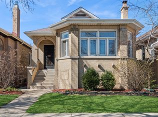 7446 N Rockwell St, Chicago, IL 60645