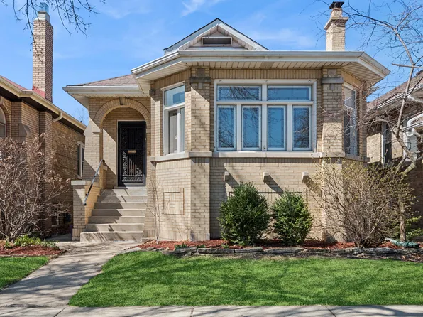 7446 N Rockwell St, Chicago, IL 60645