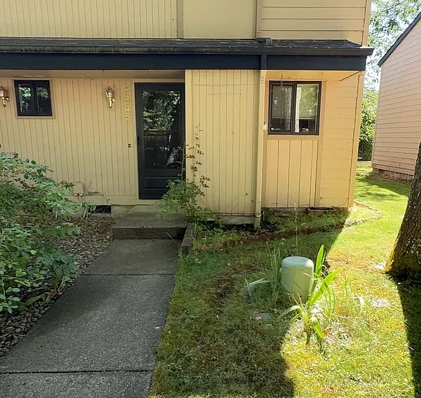 1545 Fetters Loop — Photo 2