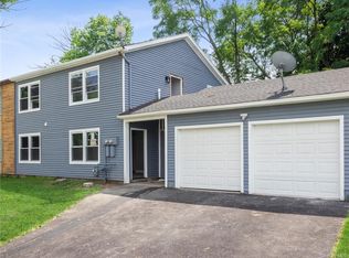 35 Williamsburg Dr, Newburgh, NY 12550