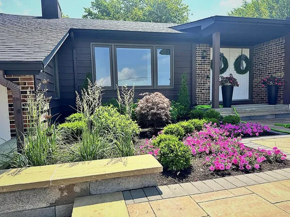 4166 Christmas Tree Rd, Decatur, IL 62521