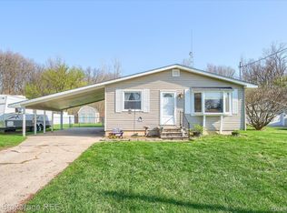 5477 Hopkins Rd, Flint, MI 48506