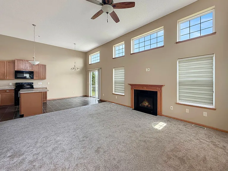 15251 Maryland Ave — Photo 3