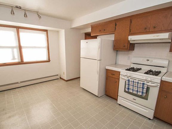 4th image of 2339 N 114th St