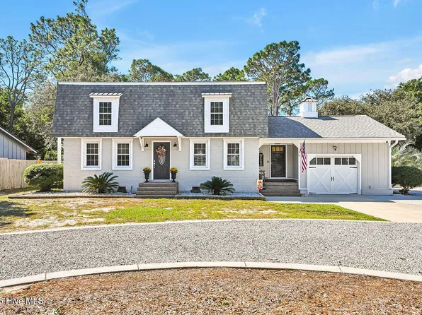 32 Yaupon Way, Oak Island, NC 28465