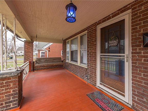 5th image of 123 Harwood St