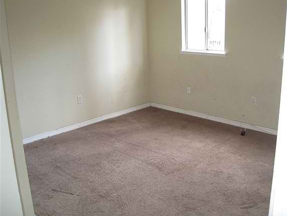4th image of 1314 Holtwood Ave
