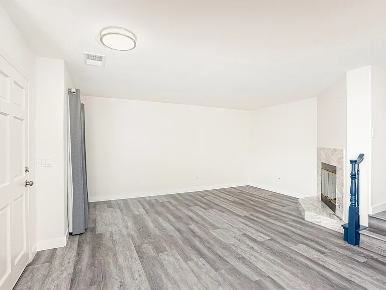 1568 Oliver Ave #C — Photo 12