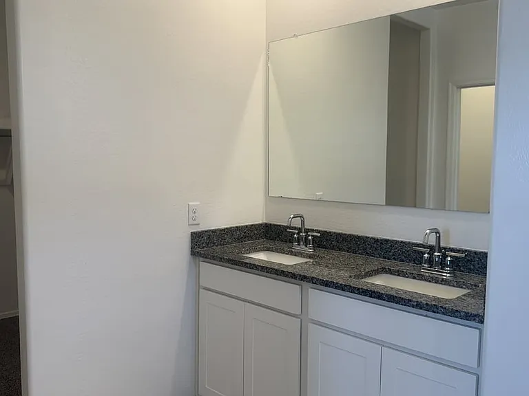 1137 W Chimes Tower Dr — Photo 44