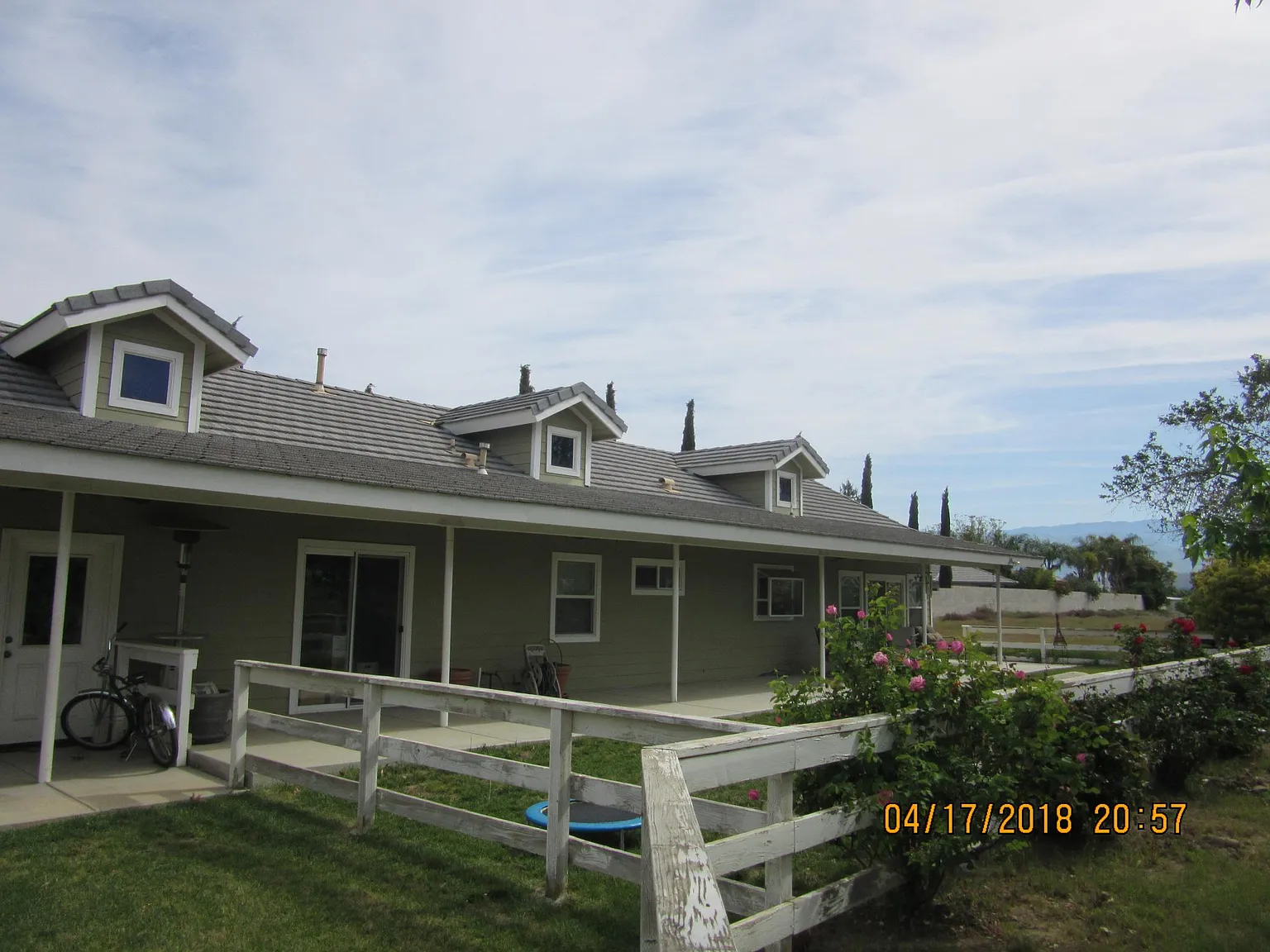 2 bed, 1.5 bath, 1240 sqft, $1,500 — Photo 1