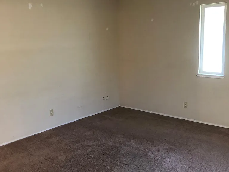 325 Kimberly Dr — Photo 6