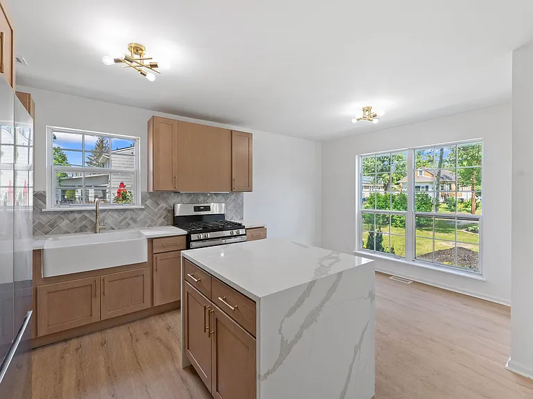 8117 Stow Rd — Photo 6