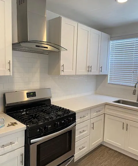 South Redondo Apartments — Photo 15
