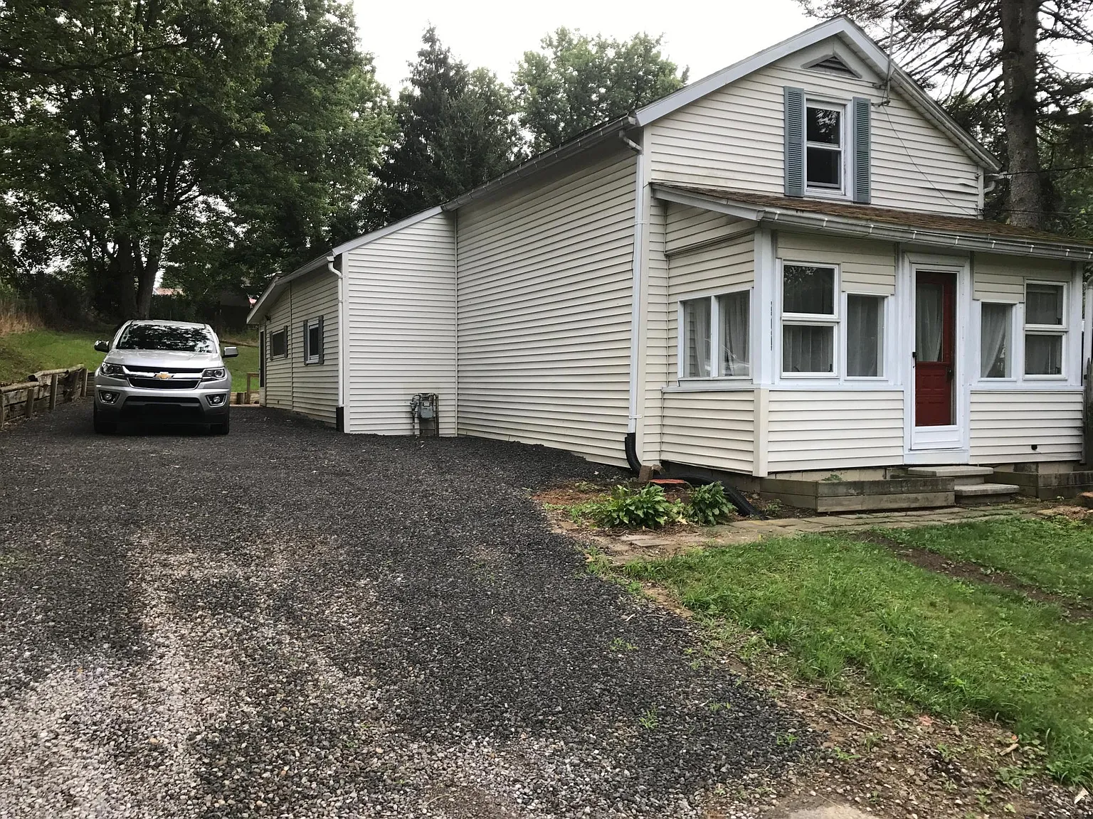 2724 Hunter St — Photo 1