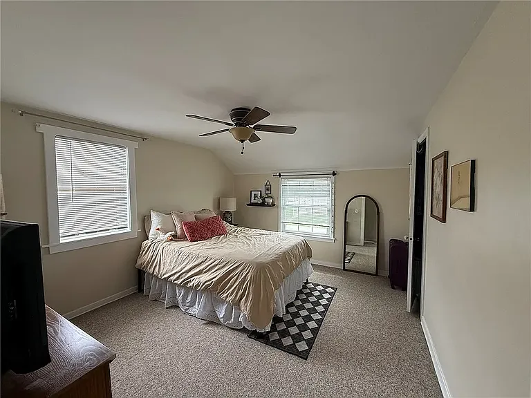 311 W Girard Blvd #2 — Photo 8