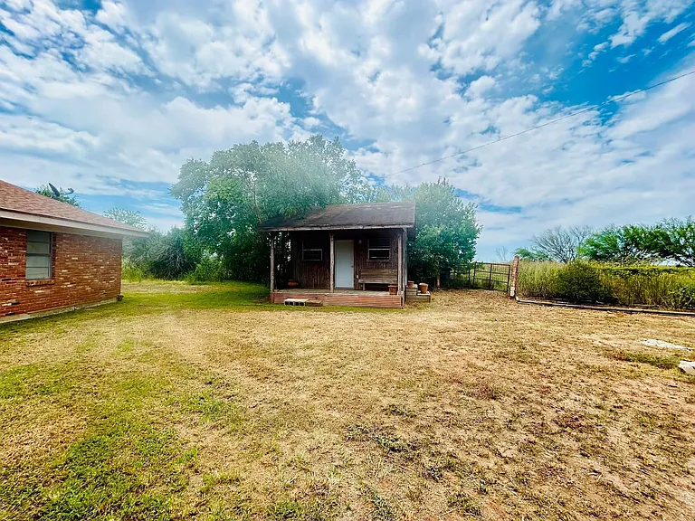 1040 N Highway 80 — Photo 31