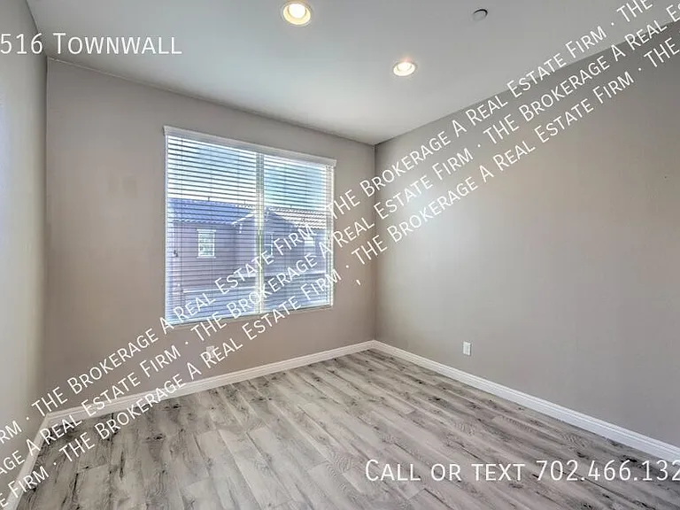 4516 Townwall — Photo 11