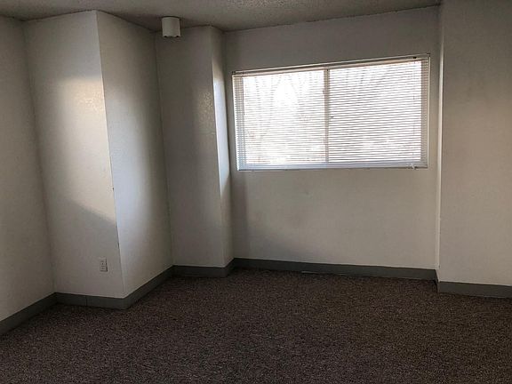 5th image of 1903 Massachusetts St #13