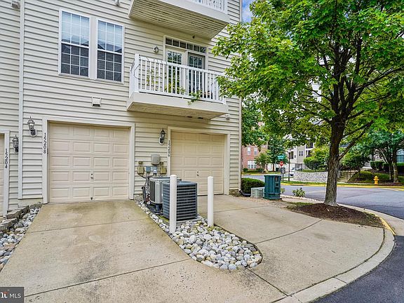 5th image of 15208 Lancashire Dr #177