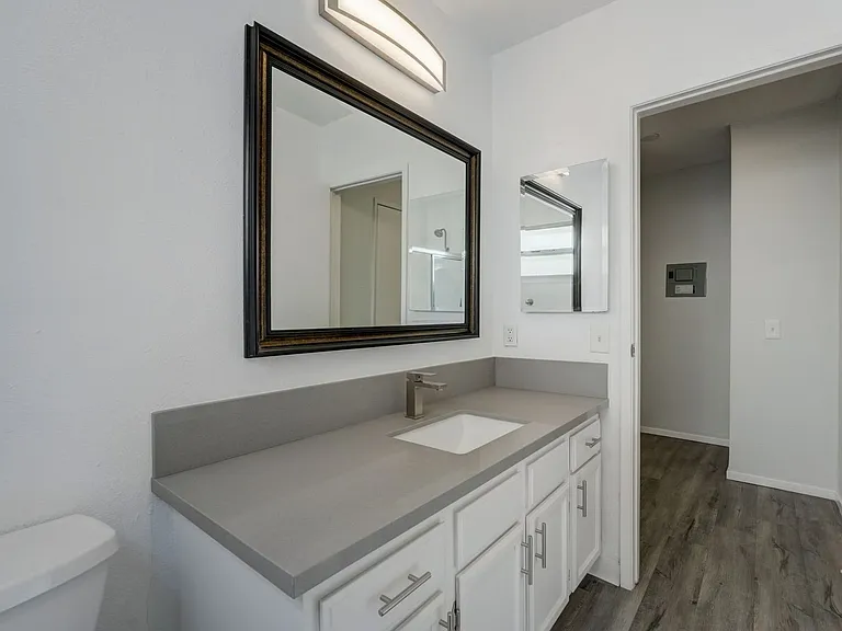 3537 Clarington Ave — Photo 38